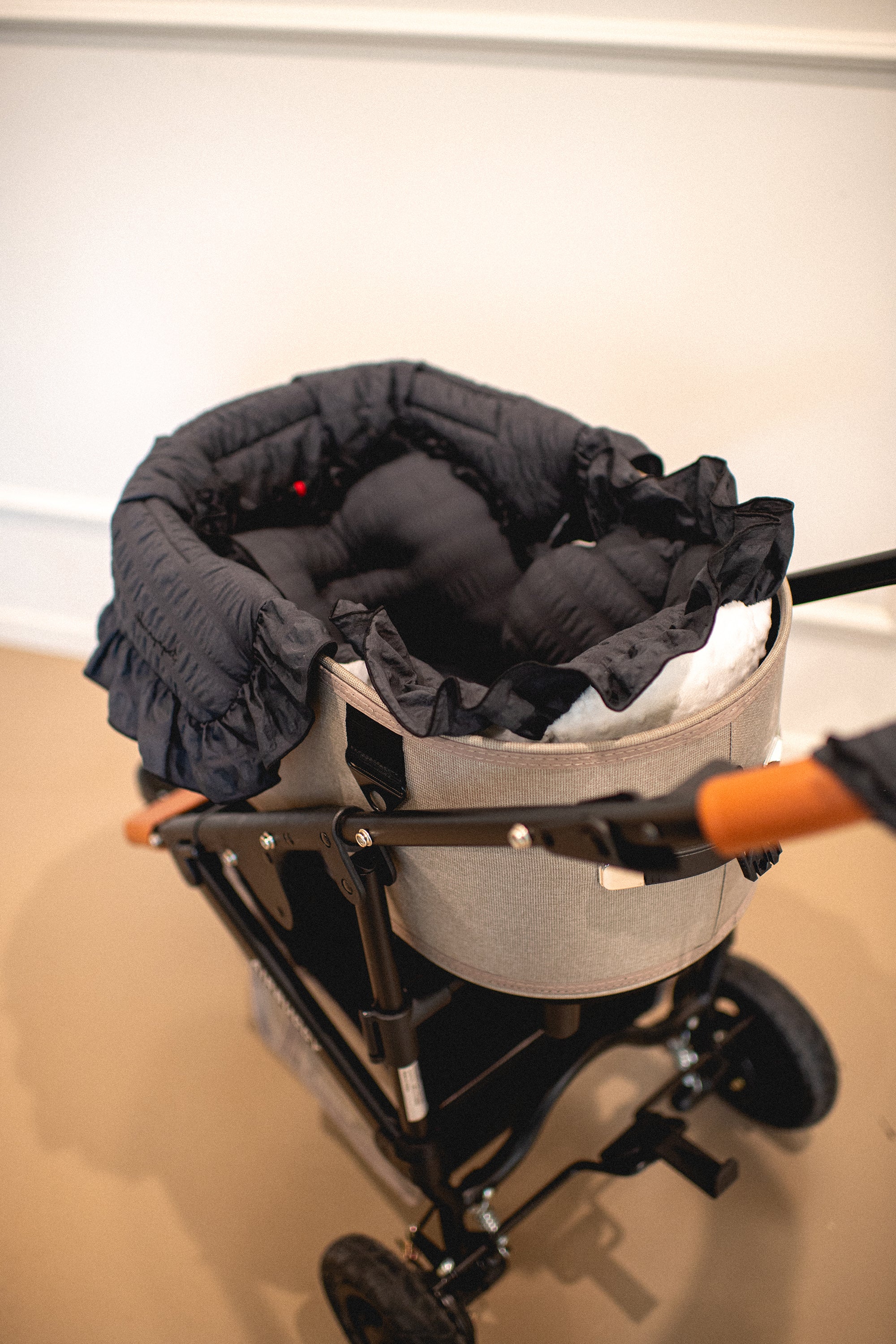 Rococo, New Margaret - Space Grey – HARRYSPET Global Store